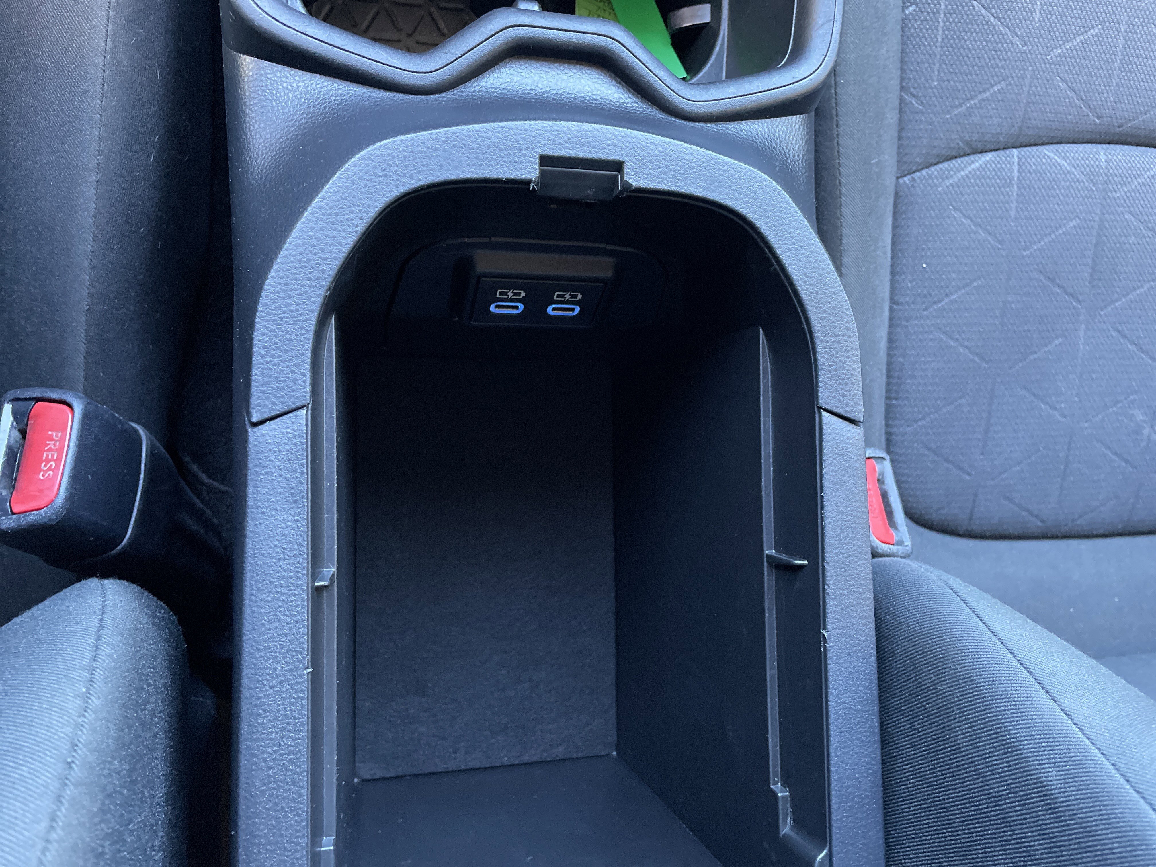 Used 2022 Toyota RAV4 XLE w/ Convenience Package image 29