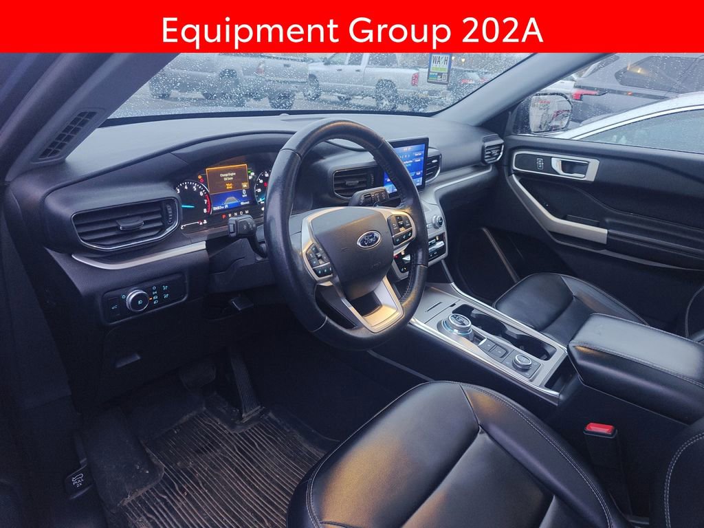 Used 2021 Ford Explorer XLT w/ Equipment Group 202A image 7