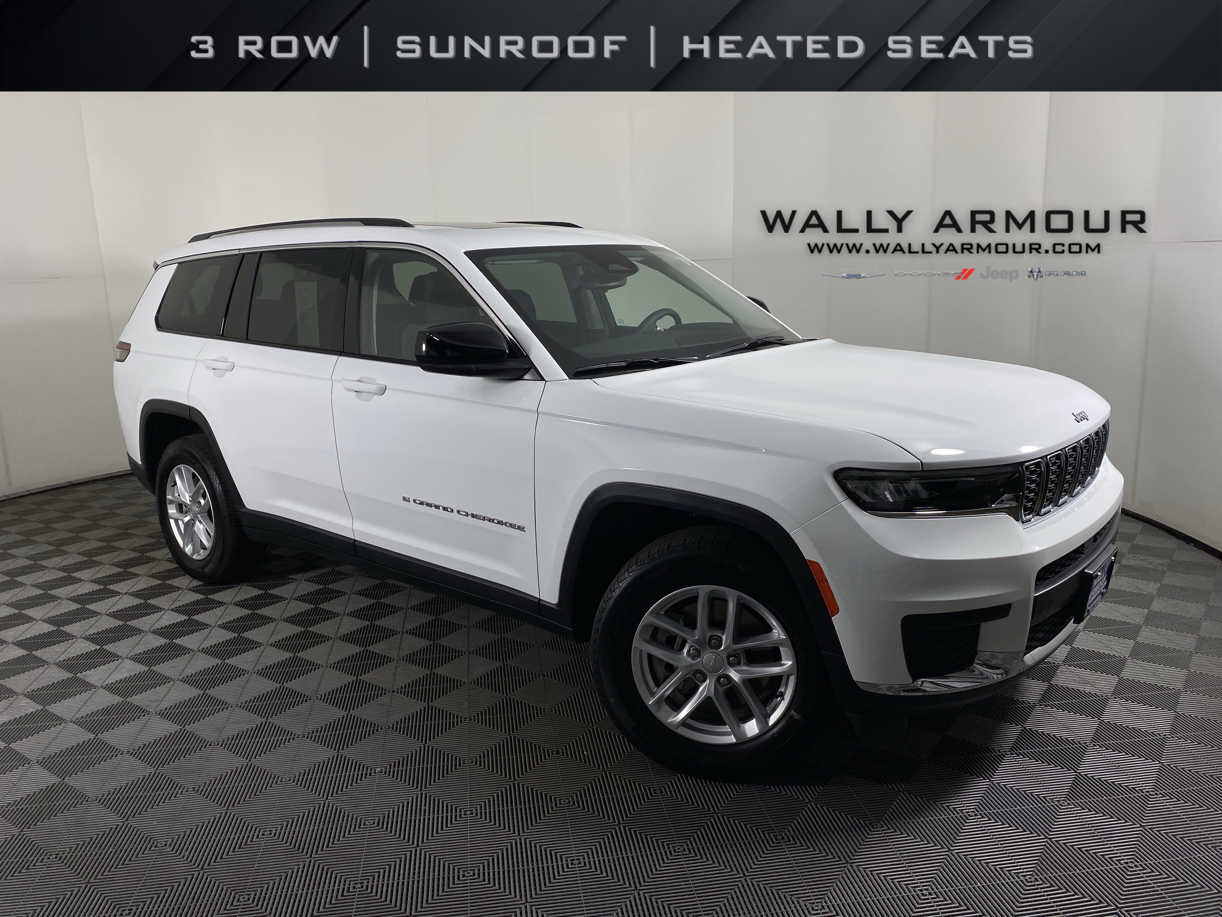 Used 2023 Jeep Grand Cherokee L Laredo w/ Luxury Tech Group I AWD/4WD image 1