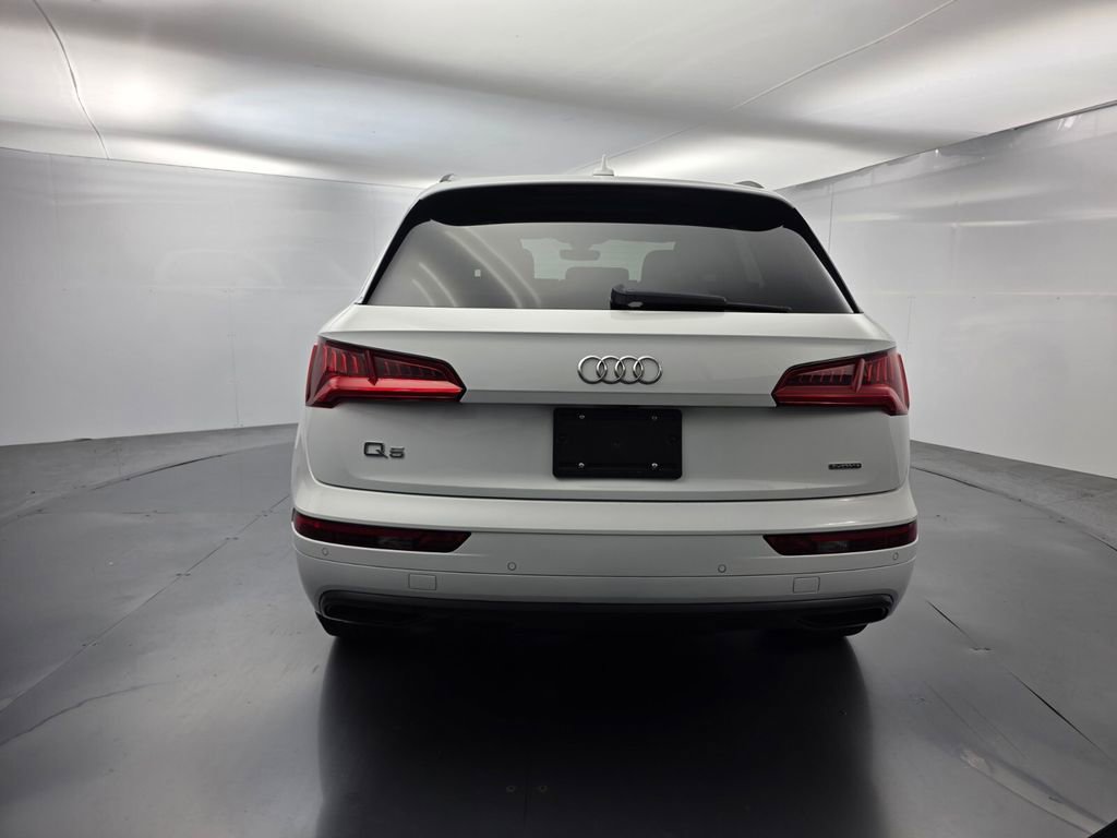 Used 2020 Audi Q5 2.0T Premium w/ Titanium Sport Package AWD/4WD image 5