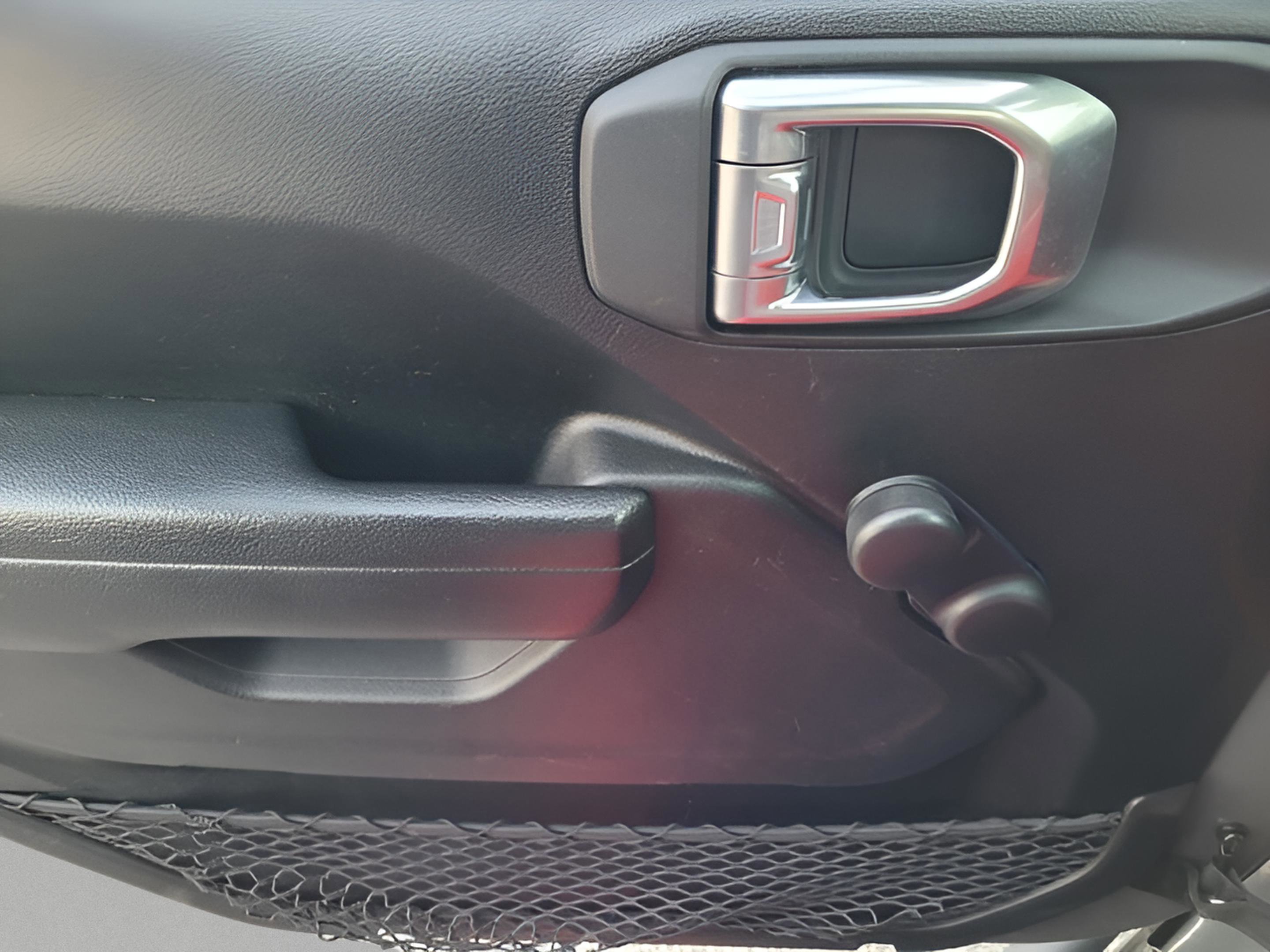 Used 2022 Jeep Wrangler Sport image 23