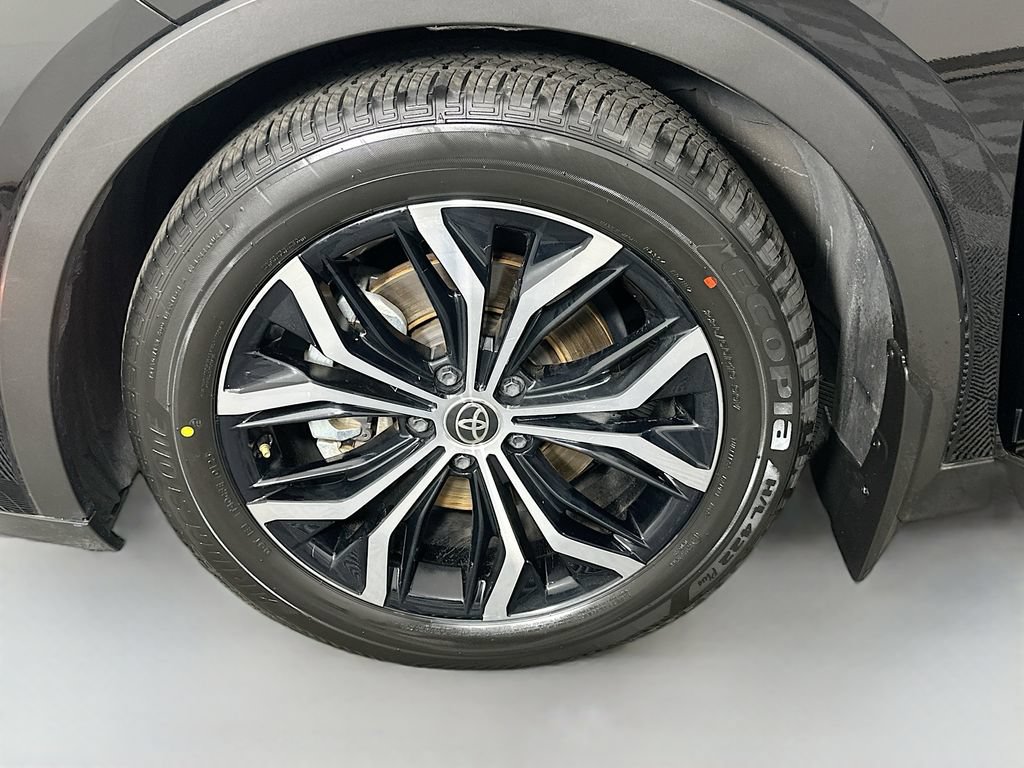 Used 2024 Toyota Crown AWD/4WD image 31