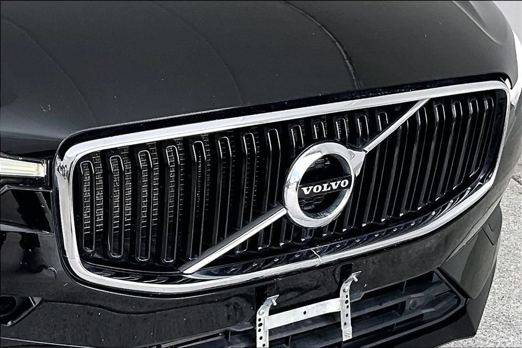 Used 2021 Volvo XC60 T5 Momentum w/ Protection Package Premier AWD/4WD image 33