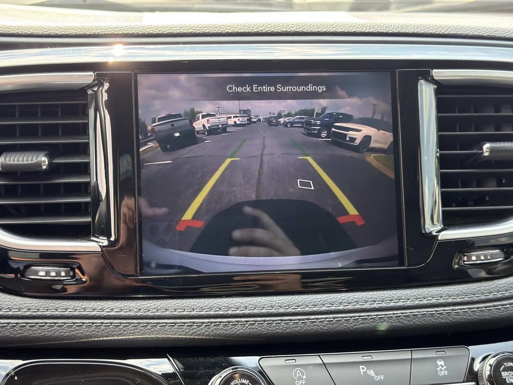 Used 2020 Chrysler Pacifica Limited FWD image 33