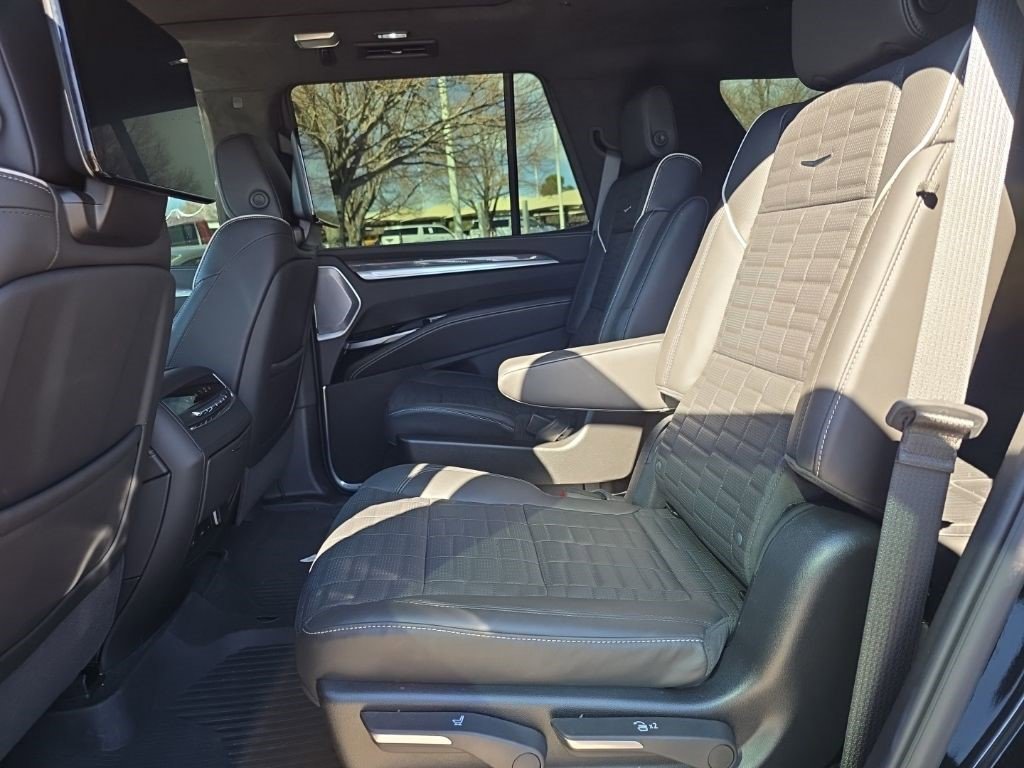 Certified 2026 Cadillac Escalade V w/ LPO, ONYX Package image 18