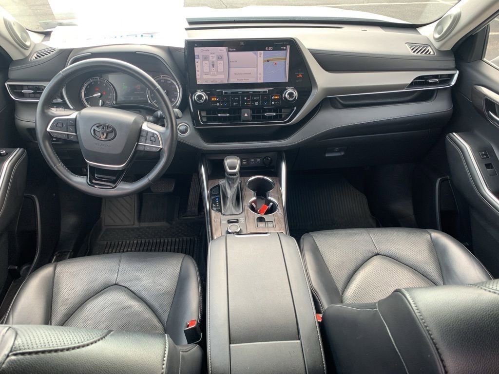 Used 2022 Toyota Highlander Limited image 14