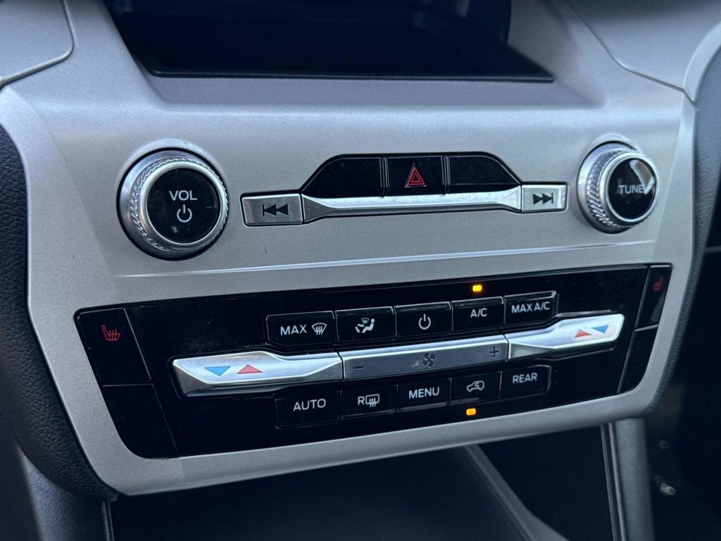 Certified 2023 Ford Explorer XLT image 14