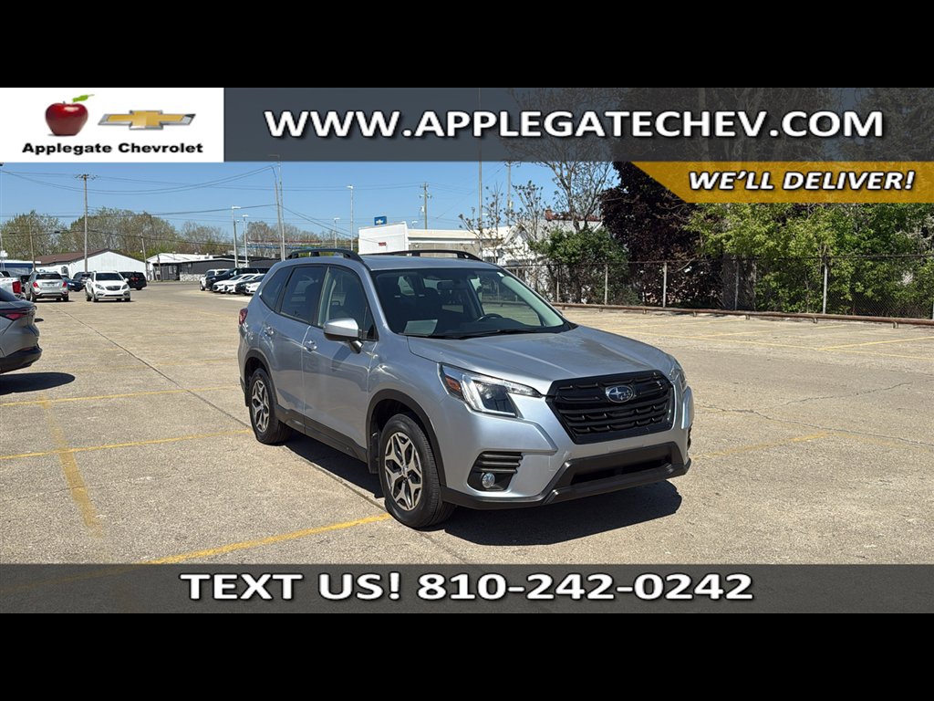 Used 2023 Subaru Forester Premium image 1