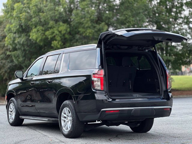Used 2023 Chevrolet Suburban LT AWD/4WD image 45