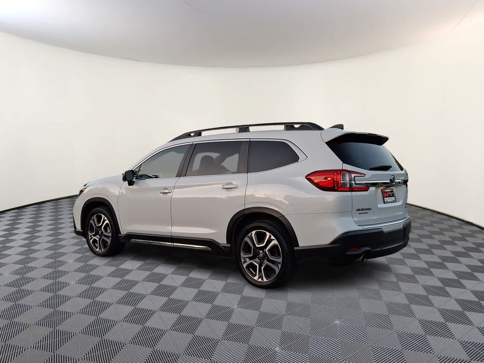 Used 2023 Subaru Ascent Limited w/ Technology Package AWD/4WD image 7