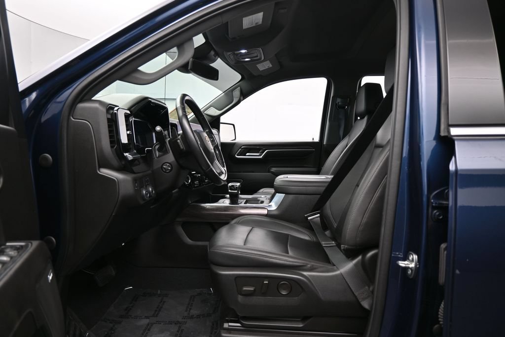 Used 2022 Chevrolet Silverado 1500 LTZ RWD image 11