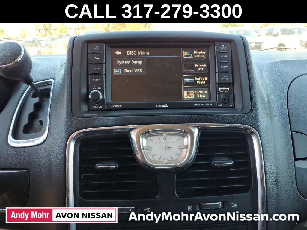 Used 2016 Chrysler Town & Country Touring-L FWD image 29