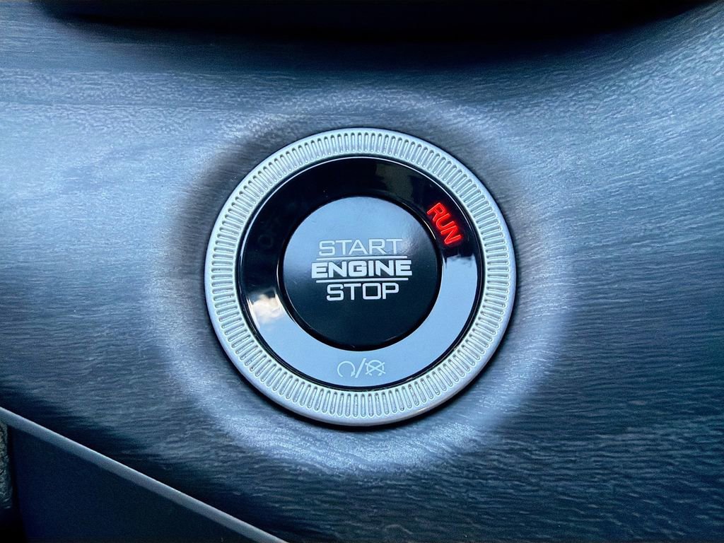 Used 2024 Jeep Grand Cherokee L Limited w/ Luxury Tech Group II image 40