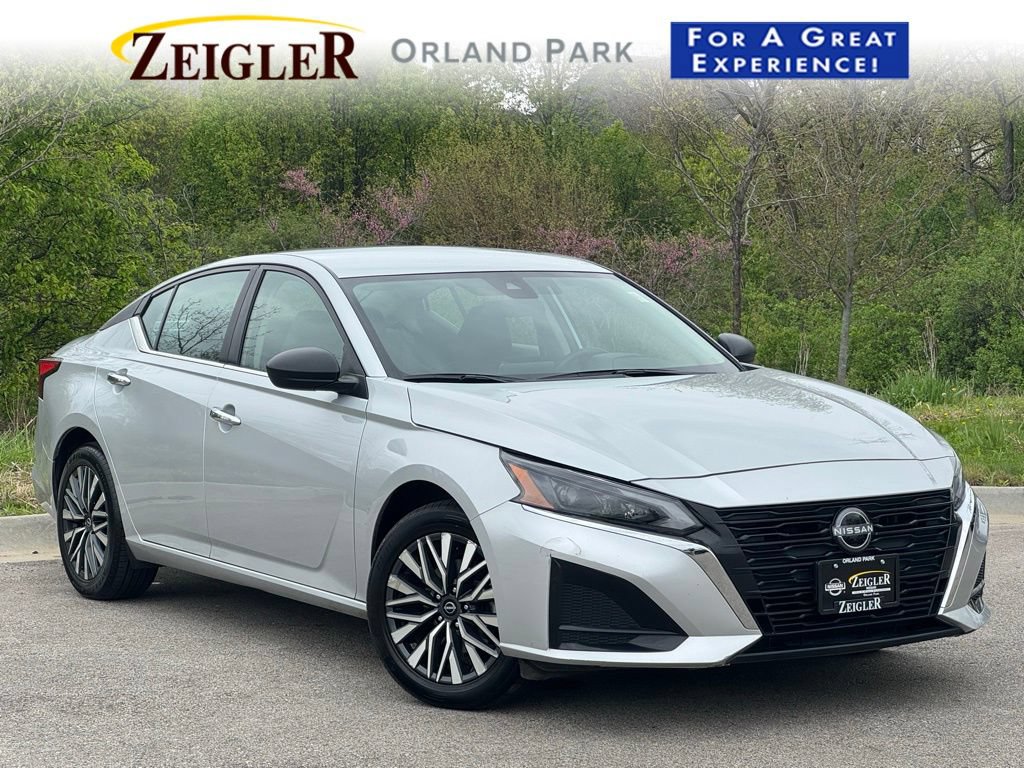 Certified 2024 Nissan Altima 2.5 SV AWD/4WD image 1