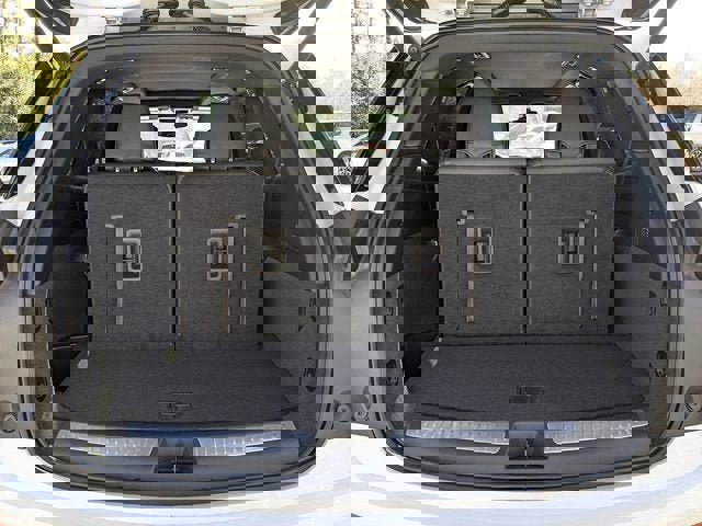 New 2025 Cadillac XT6 Luxury image 14