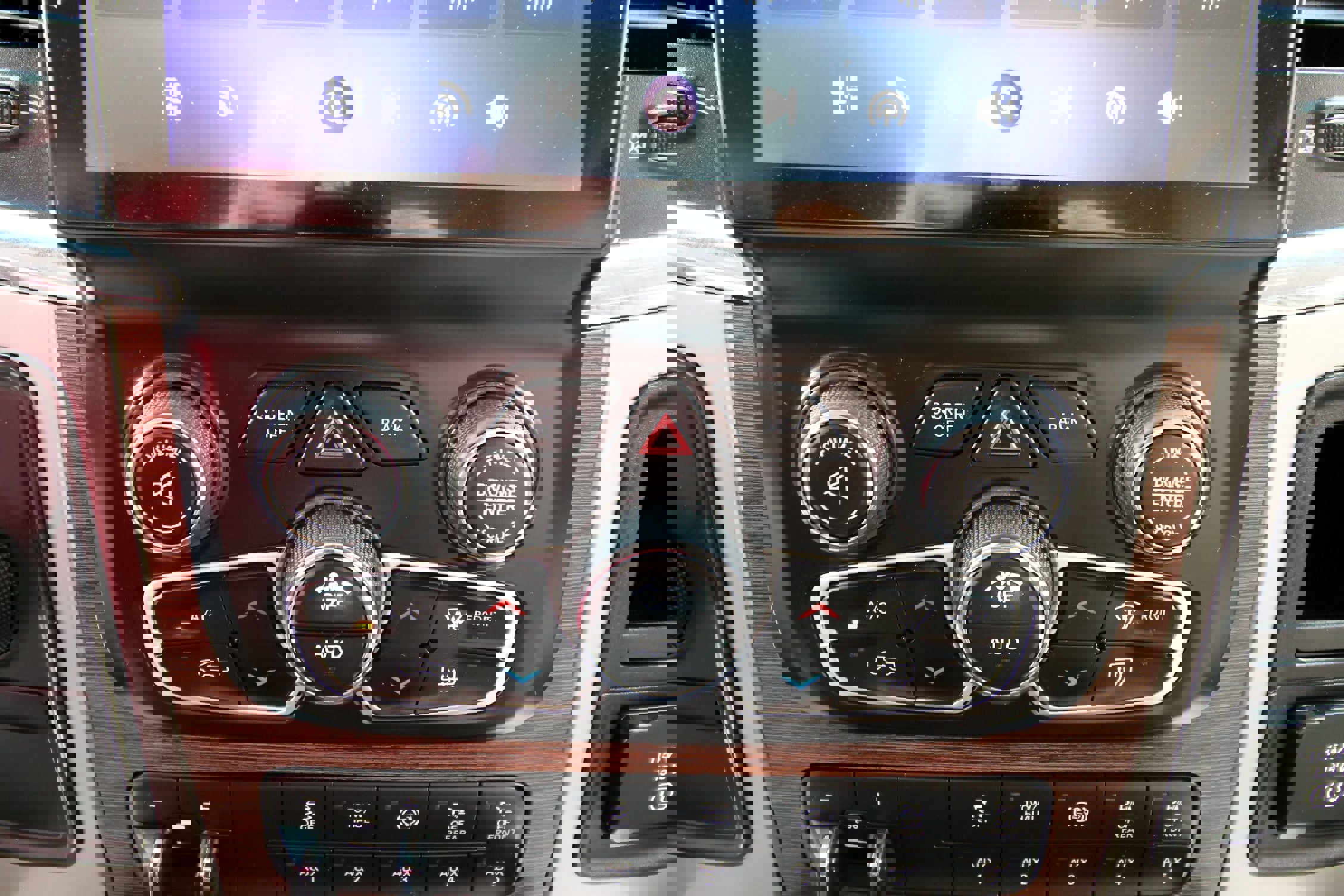 Used 2018 RAM 3500 Laramie image 32