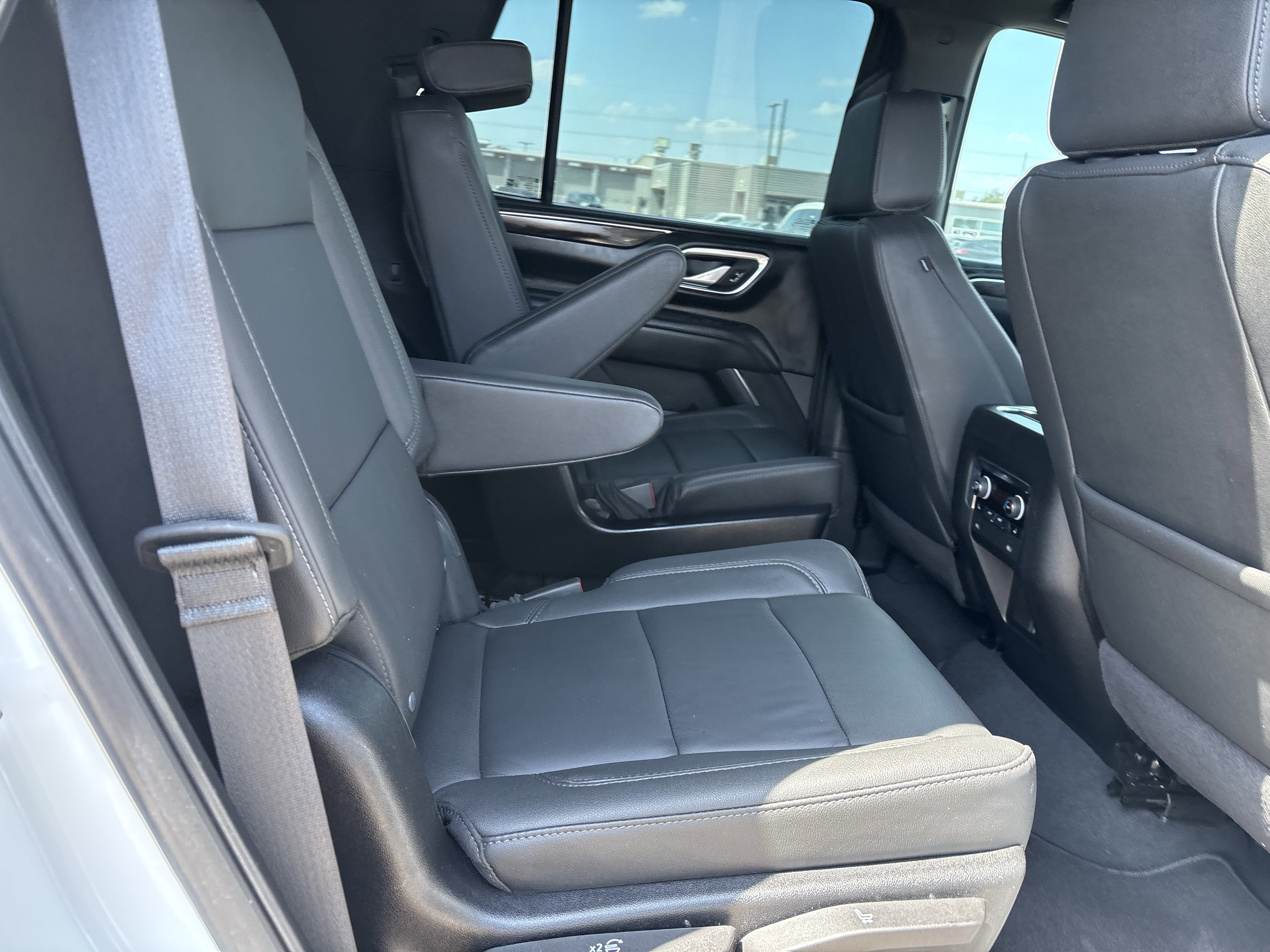 Used 2024 Chevrolet Tahoe Z71 w/ Luxury Package image 23