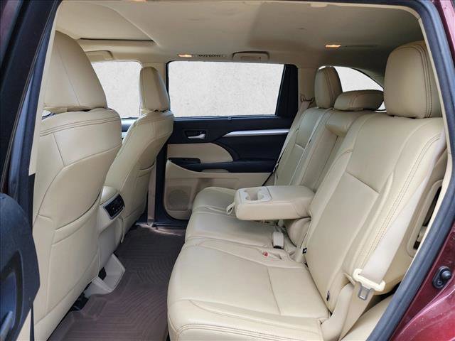 Used 2015 Toyota Highlander XLE AWD/4WD image 14