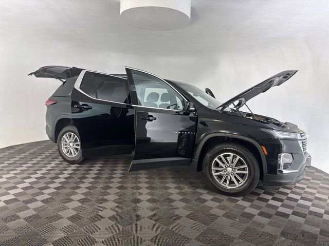 Used 2023 Chevrolet Traverse LT image 12