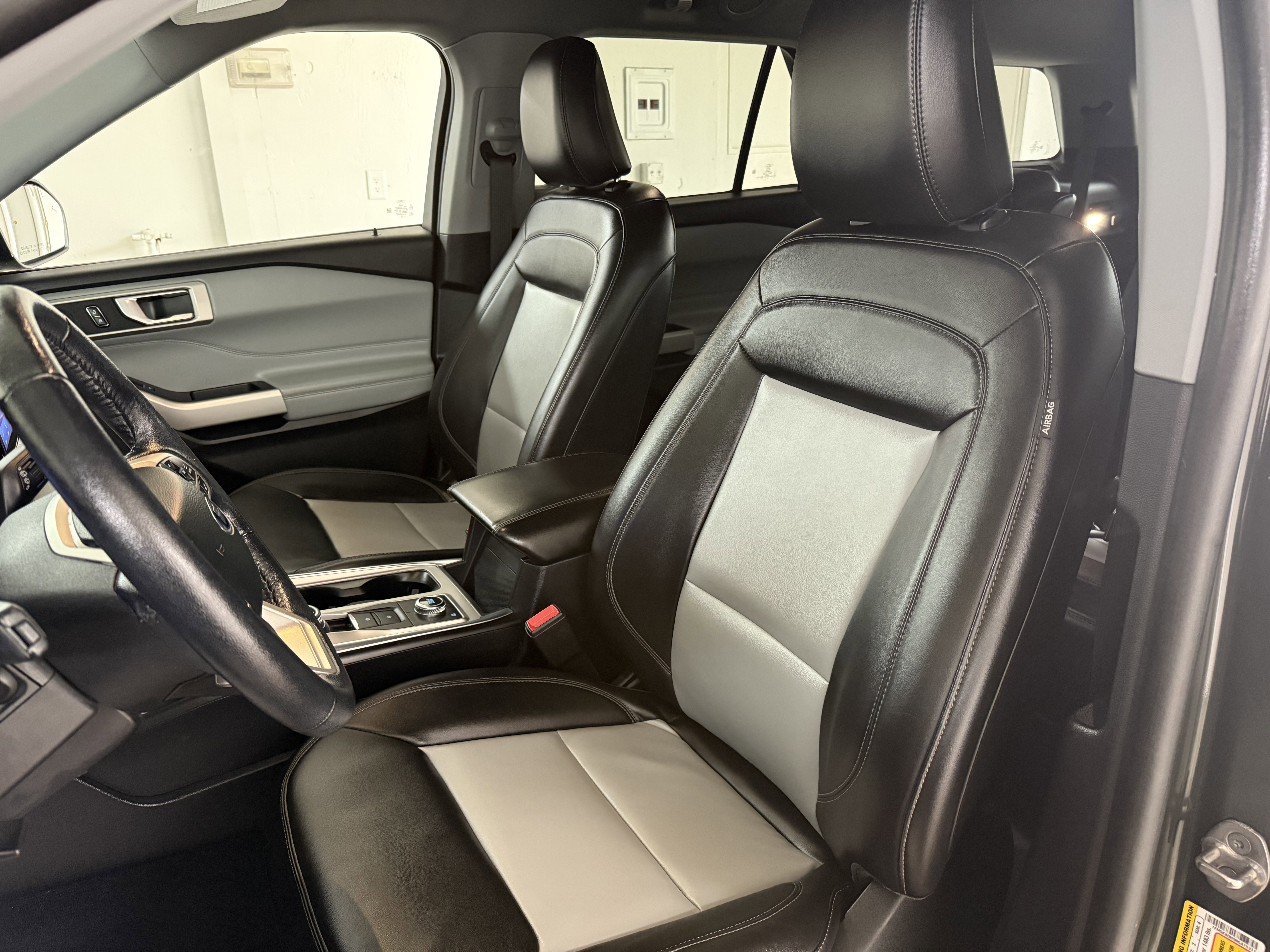 Used 2022 Ford Explorer XLT w/ Equipment Group 202A image 13