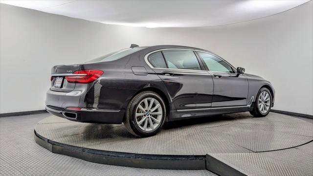 Used 2018 BMW 740i image 8