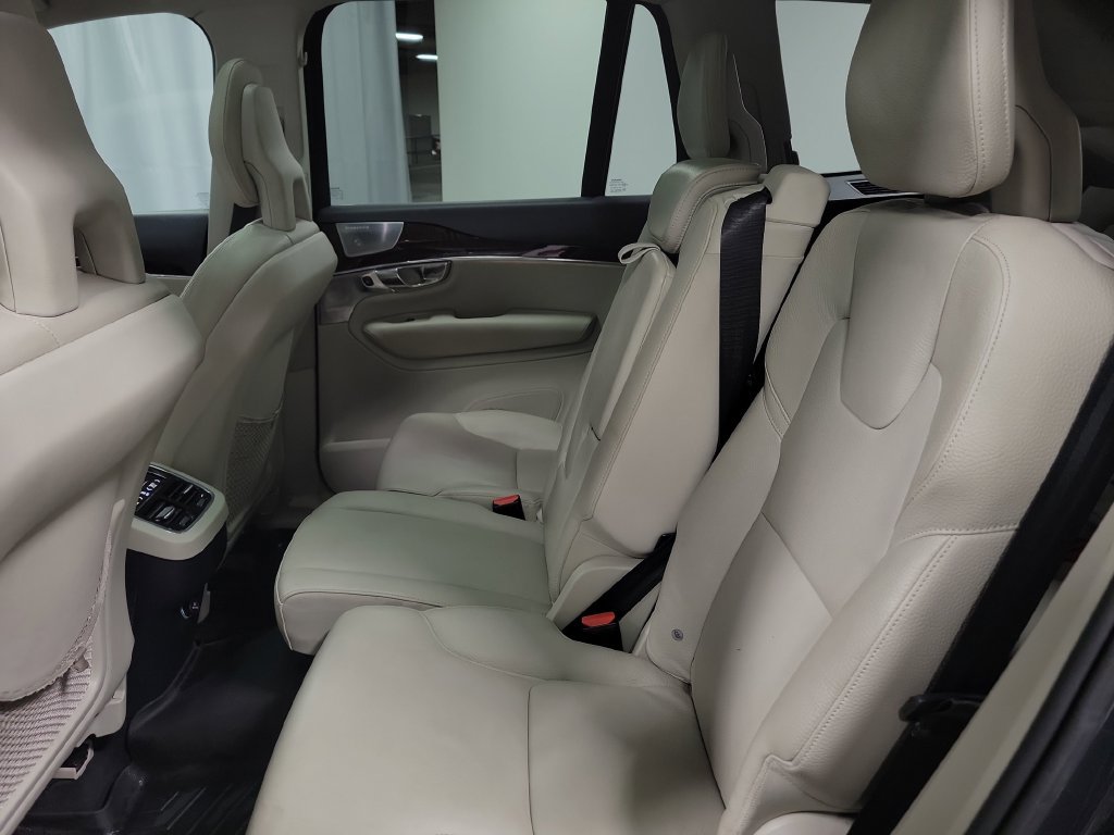 Used 2016 Volvo XC90 T6 Momentum w/ Momentum Plus Package AWD/4WD image 32