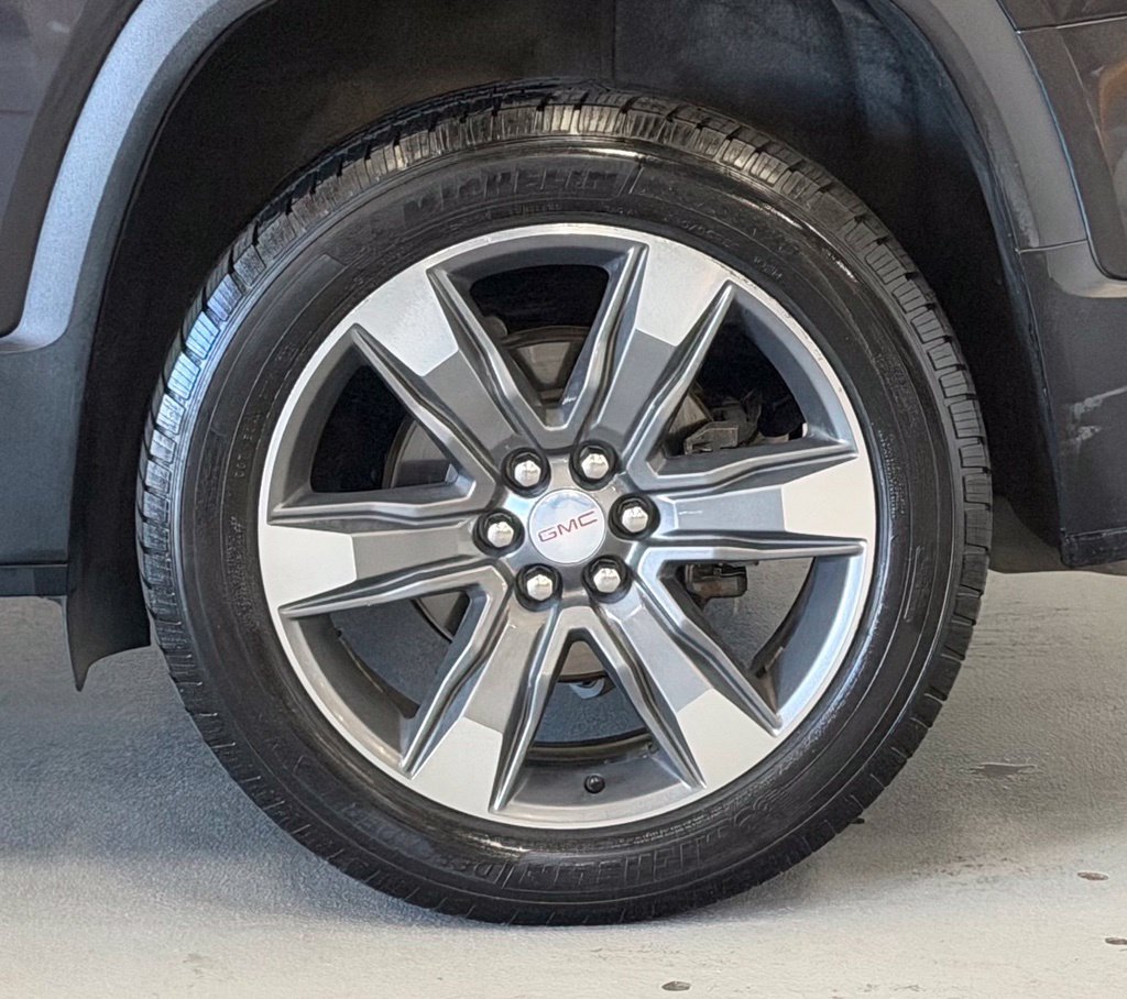 Used 2017 GMC Acadia SLT w/ LPO, Floor Liner Package FWD image 8