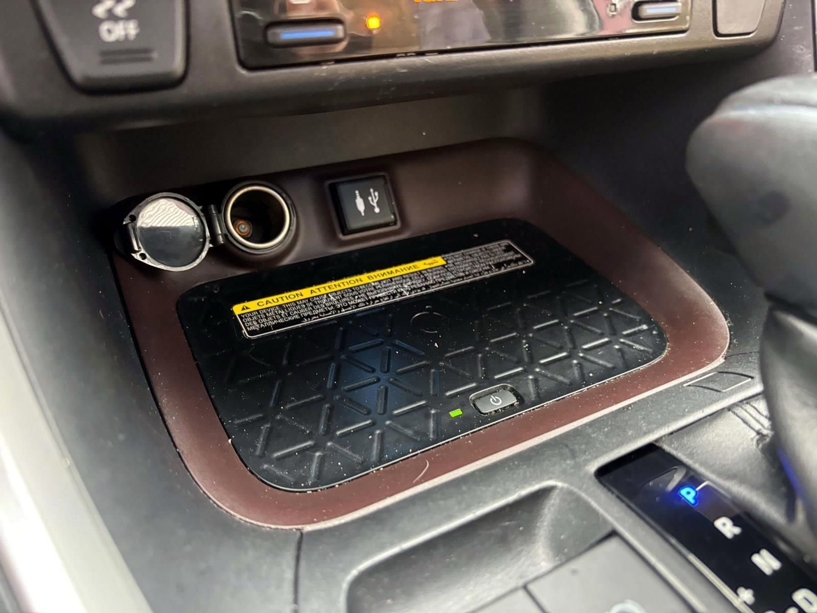 Used 2019 Toyota RAV4 Limited w/ Advanced Technology Package image 23