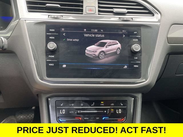Used 2023 Volkswagen Tiguan SE w/ Panoramic Sunroof Package FWD image 26