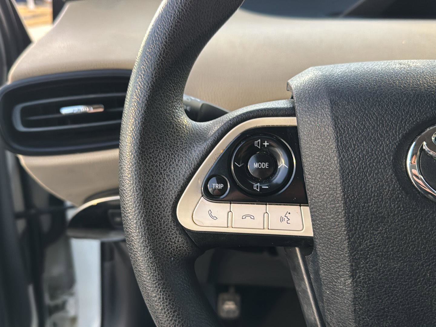 Used 2016 Toyota Prius Two image 18