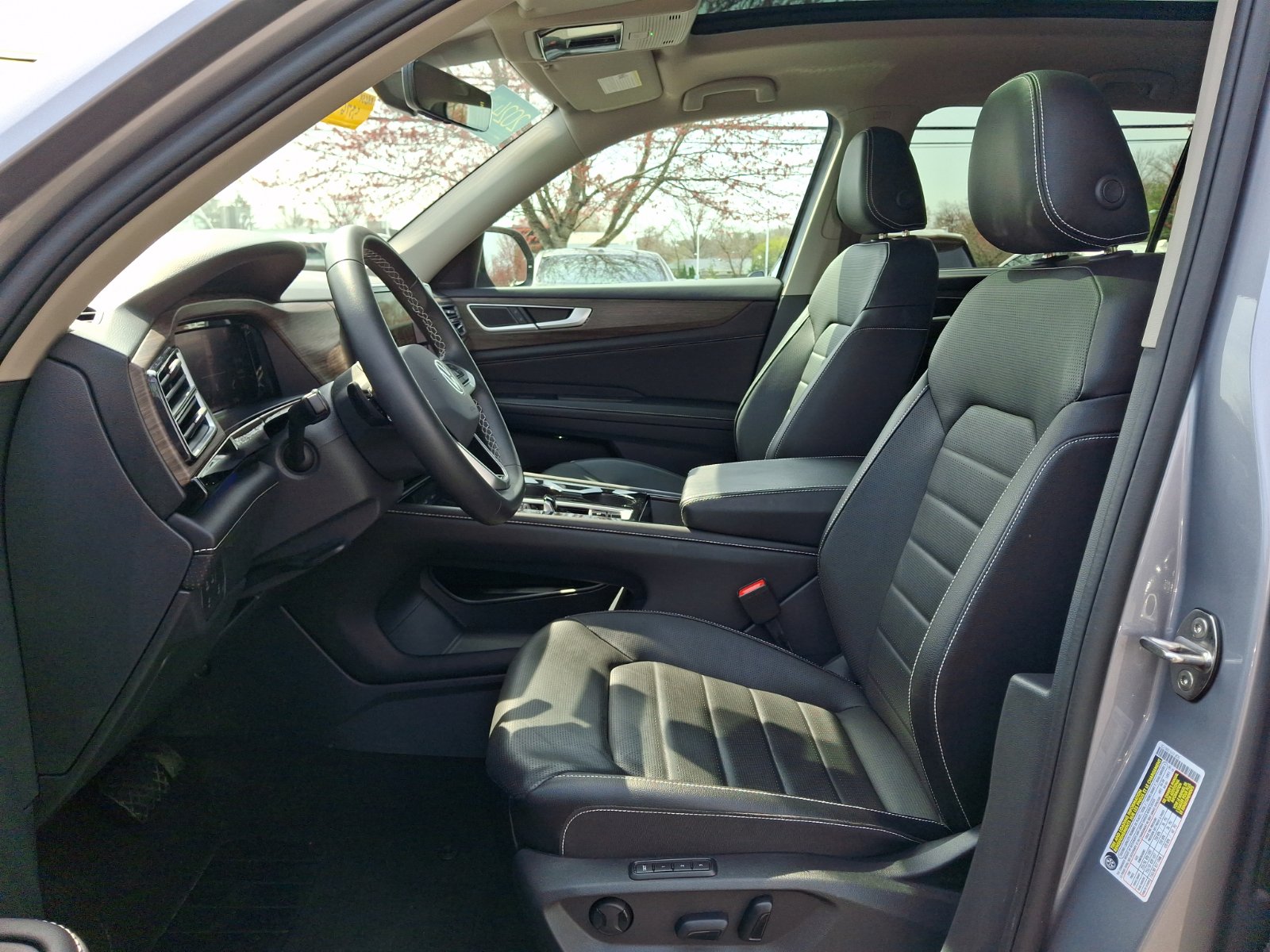 Certified 2024 Volkswagen Atlas SEL AWD/4WD image 15