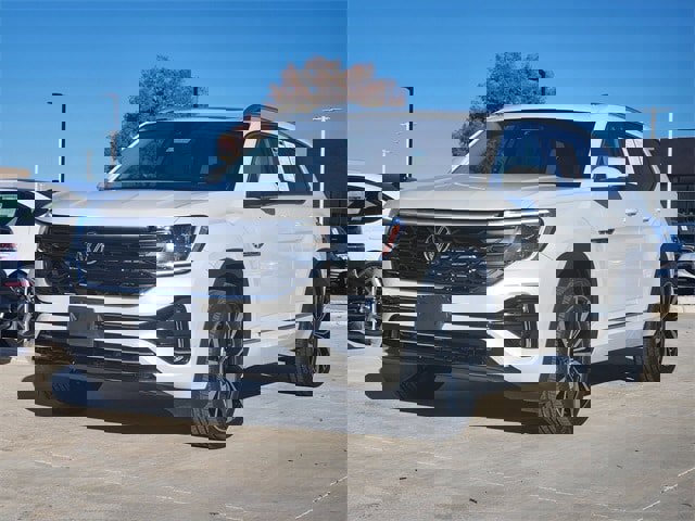 Used 2024 Volkswagen Atlas SEL Premium R-Line image 2