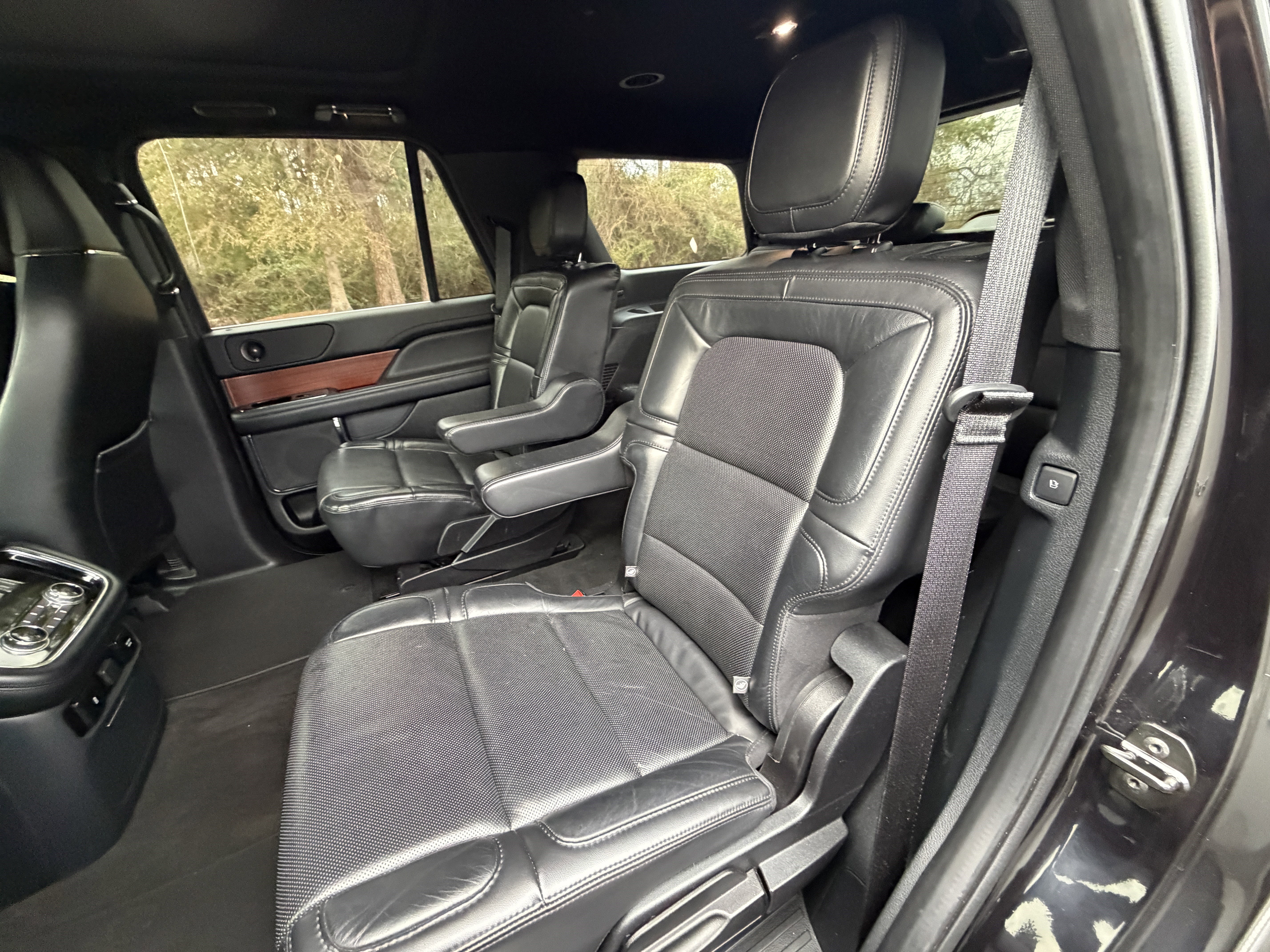 Used 2021 Lincoln Navigator Reserve image 17