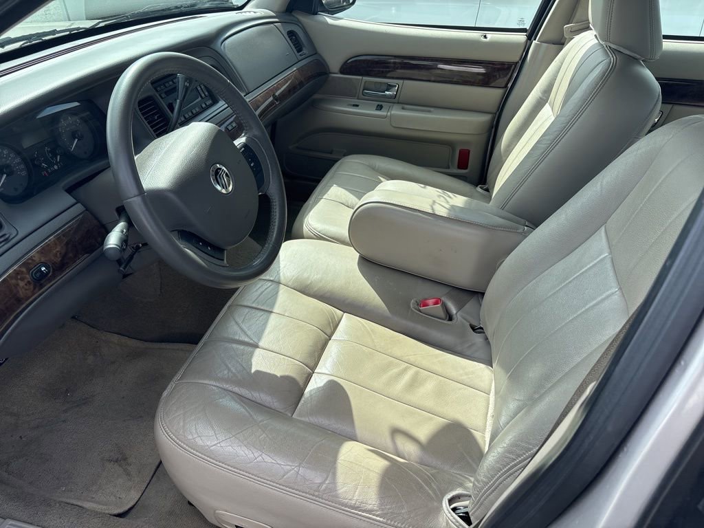 Used 2010 Mercury Grand Marquis LS image 3