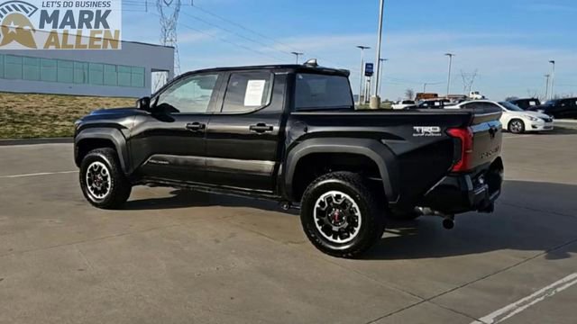 Used 2025 Toyota Tacoma TRD Off-Road AWD/4WD image 6