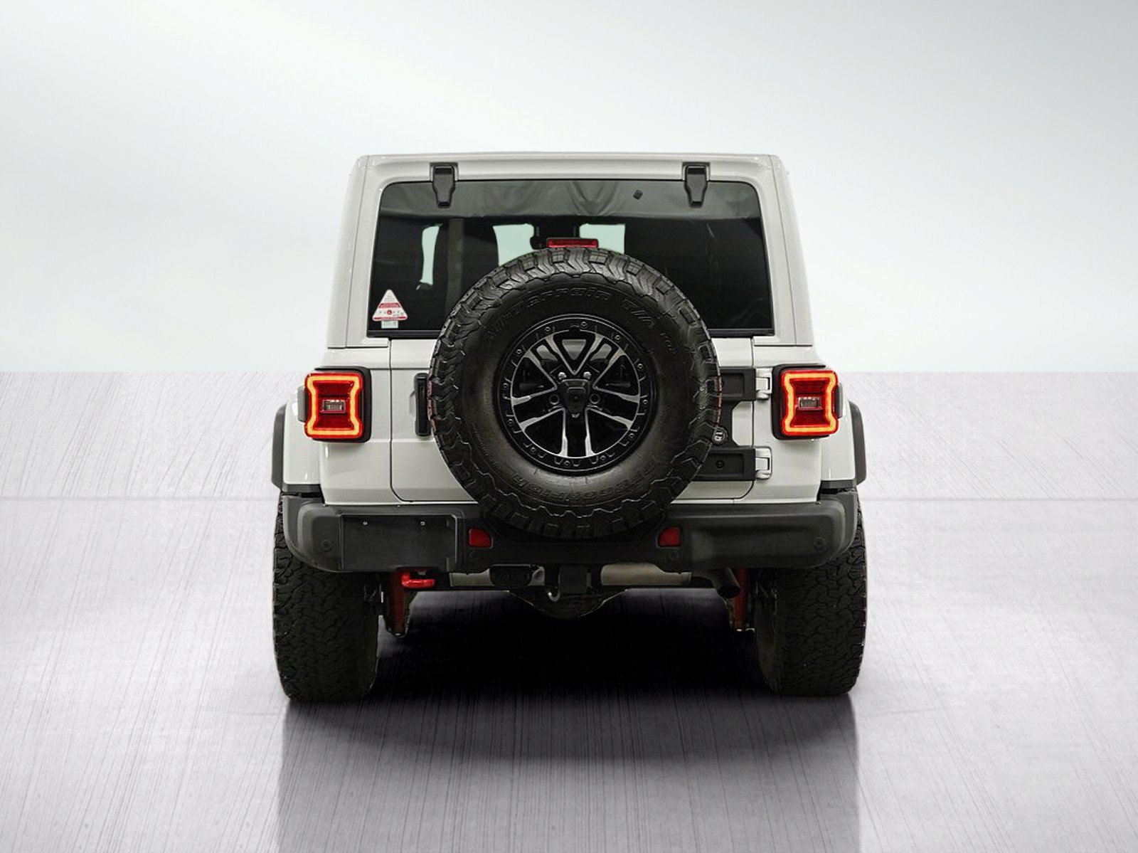 Used 2025 Jeep Wrangler Unlimited Rubicon AWD/4WD image 4