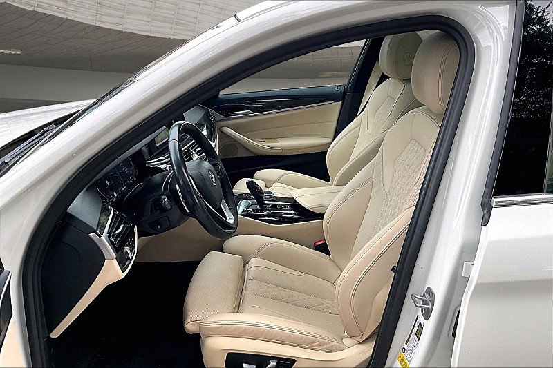 Used 2023 BMW 530i image 21