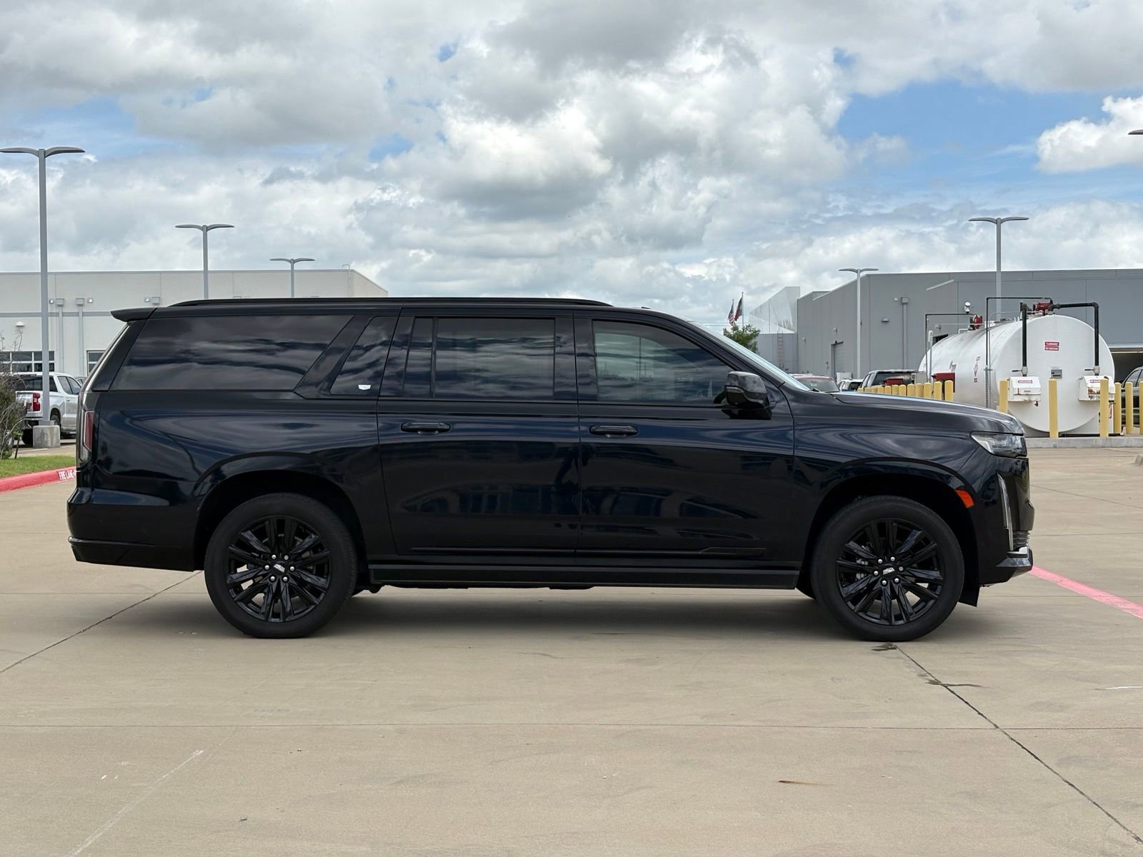 Certified 2023 Cadillac Escalade ESV Sport w/ Touring Package AWD/4WD image 8