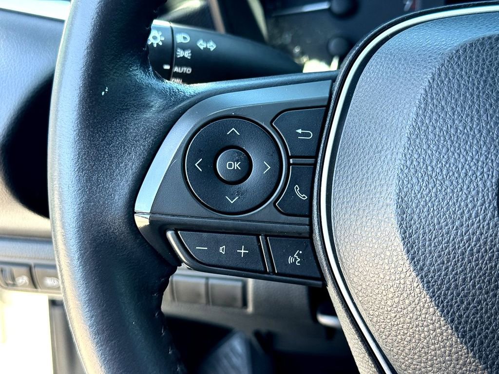 Used 2023 Toyota Corolla SE w/ SE Premium Package image 16