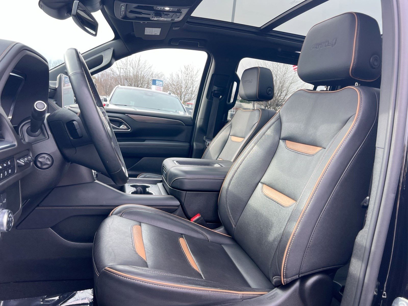 Used 2023 GMC Yukon XL AT4 w/ AT4 Premium Package image 12