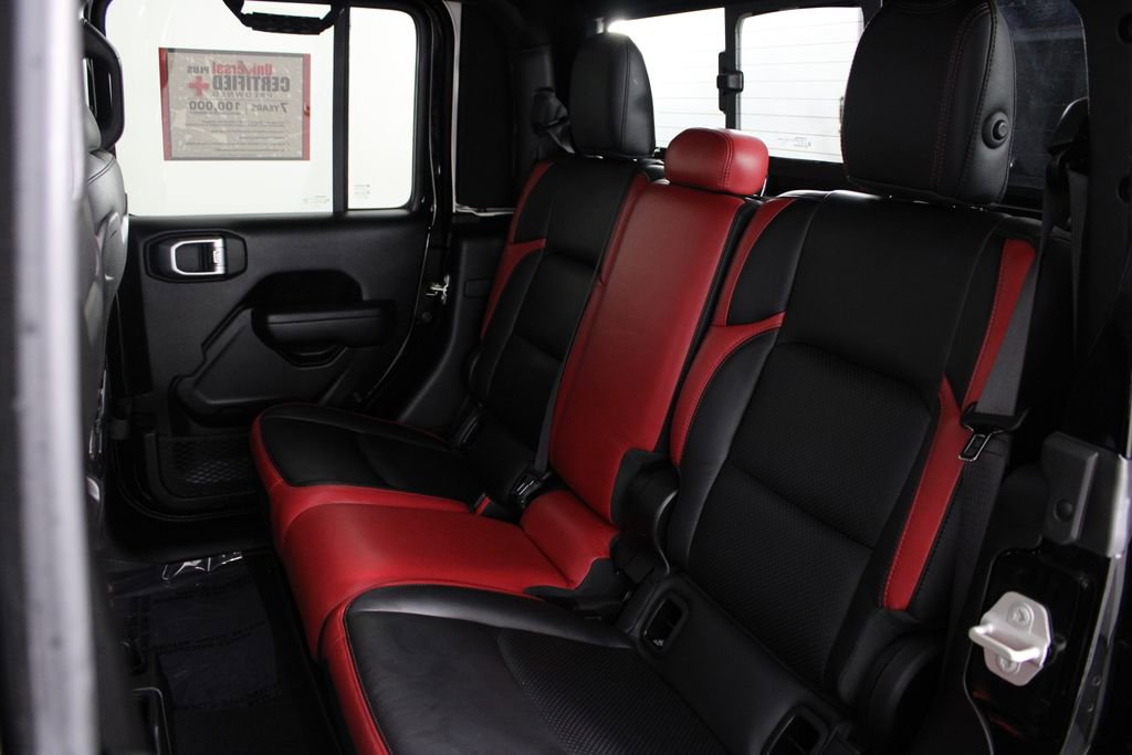 Used 2024 Jeep Gladiator Rubicon w/ Technology Group image 19