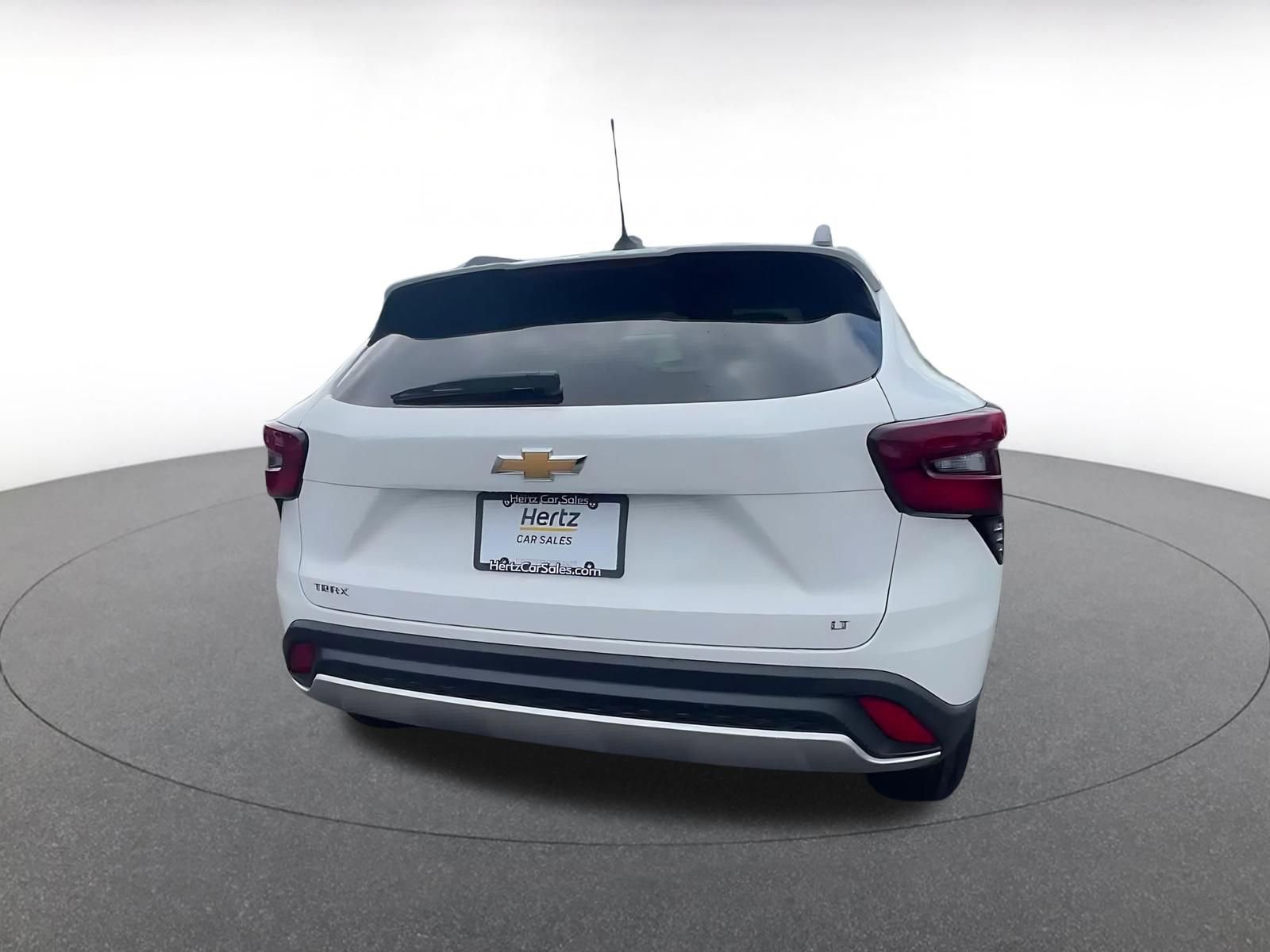 Used 2025 Chevrolet Trax LT FWD image 14