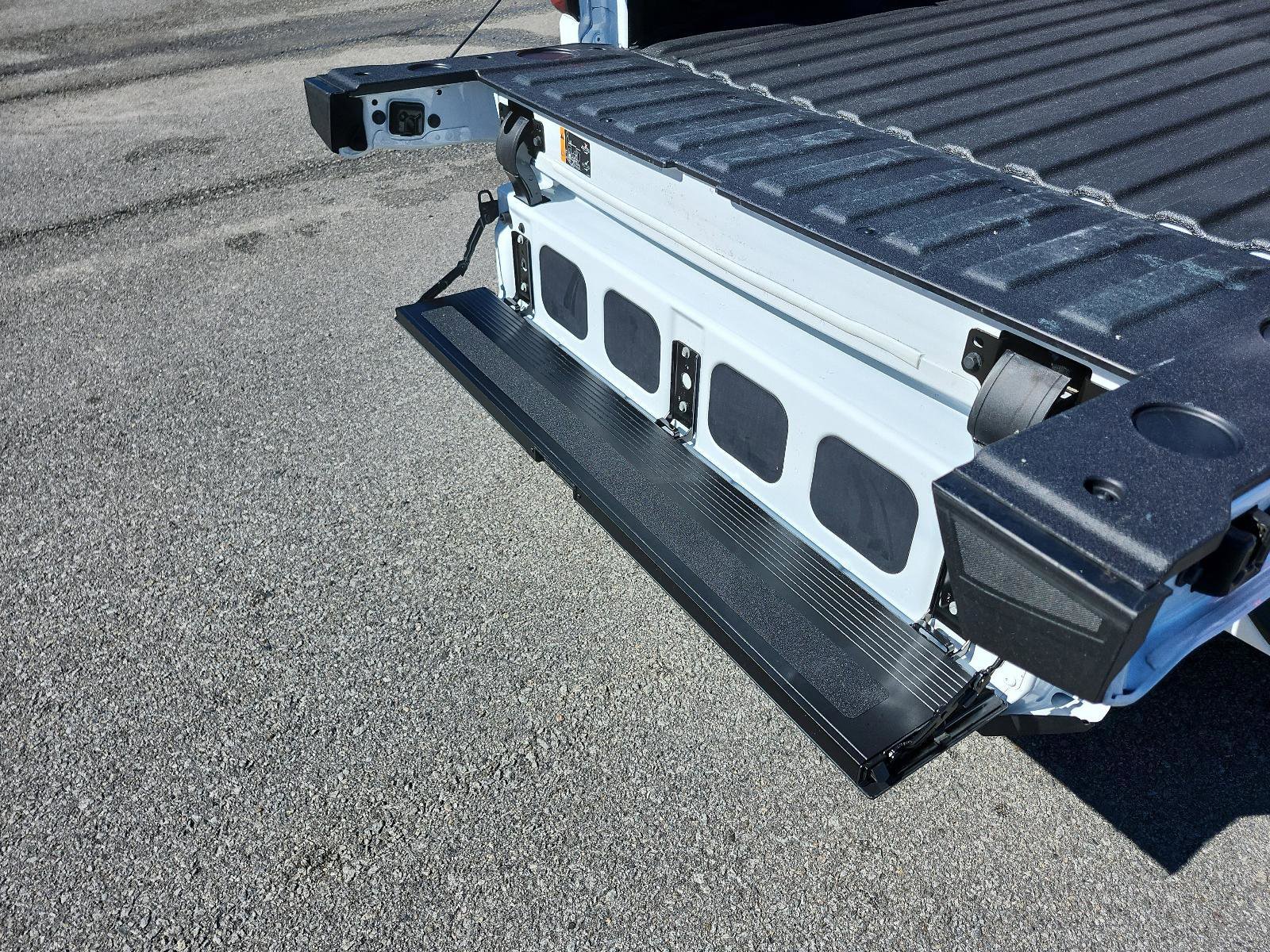 Certified 2025 GMC Sierra 1500 AT4 w/ AT4 Premium Package image 13