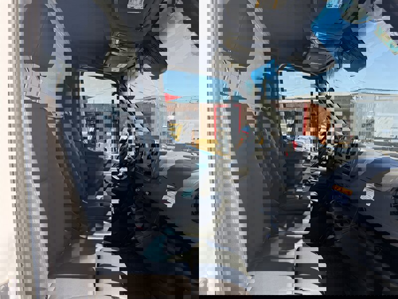 Used 2023 Mercedes-Benz Sprinter 3500 image 17