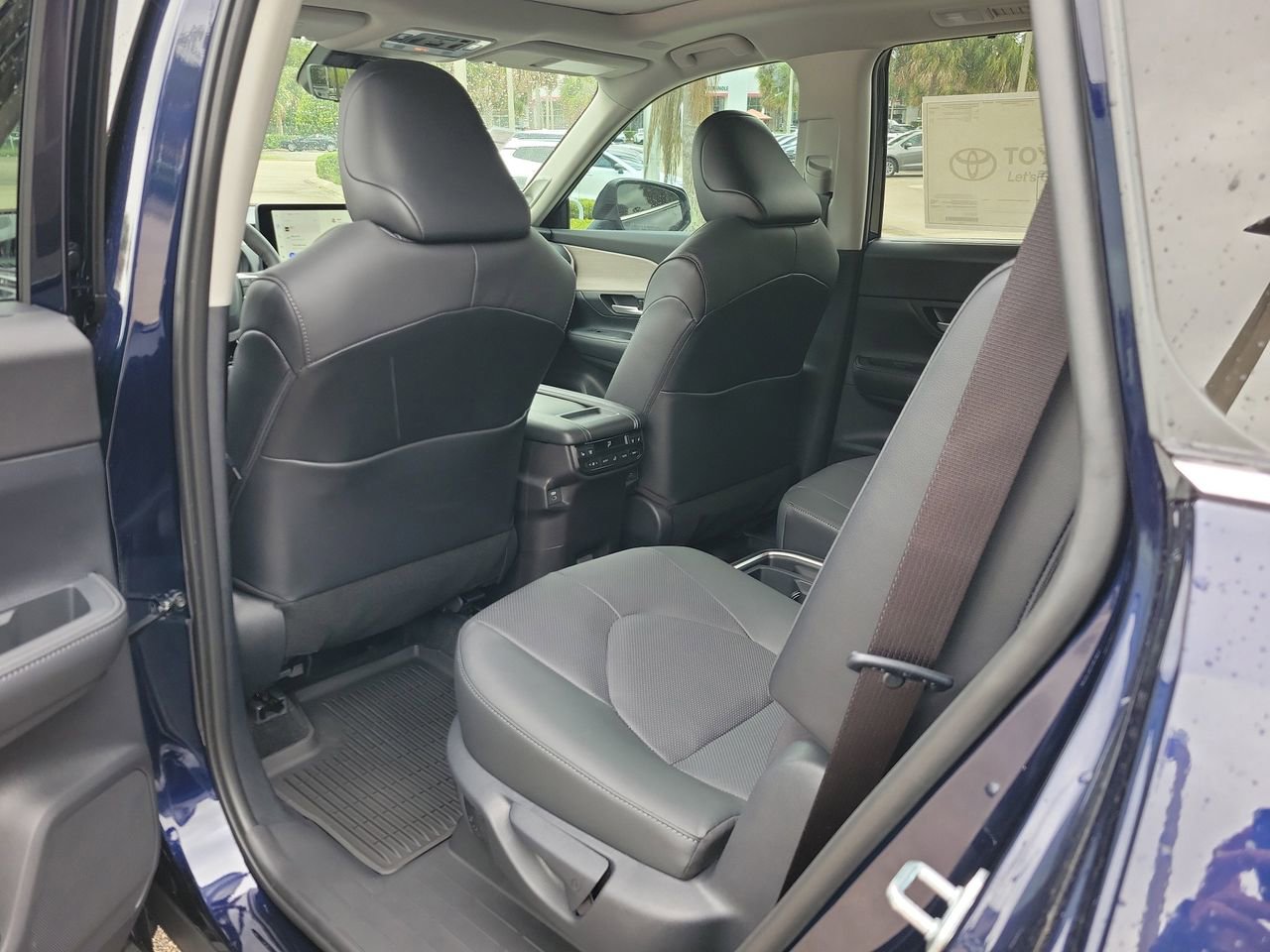 New 2026 Toyota Grand Highlander Platinum image 11