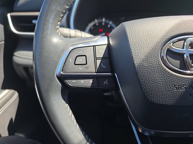 Used 2020 Toyota Highlander XLE AWD/4WD image 21