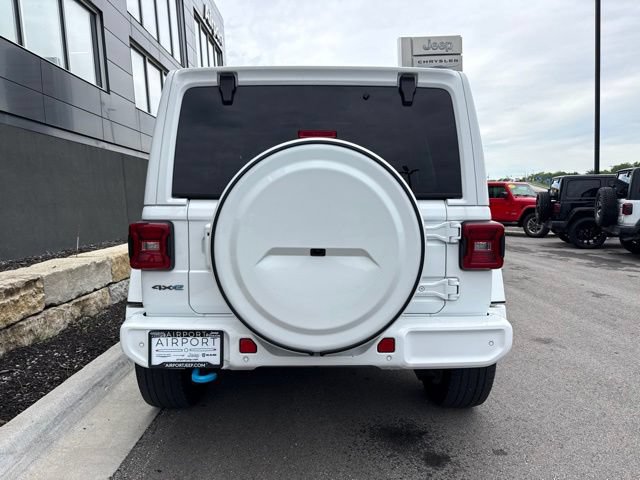 Used 2023 Jeep Wrangler Unlimited Sahara AWD/4WD image 4