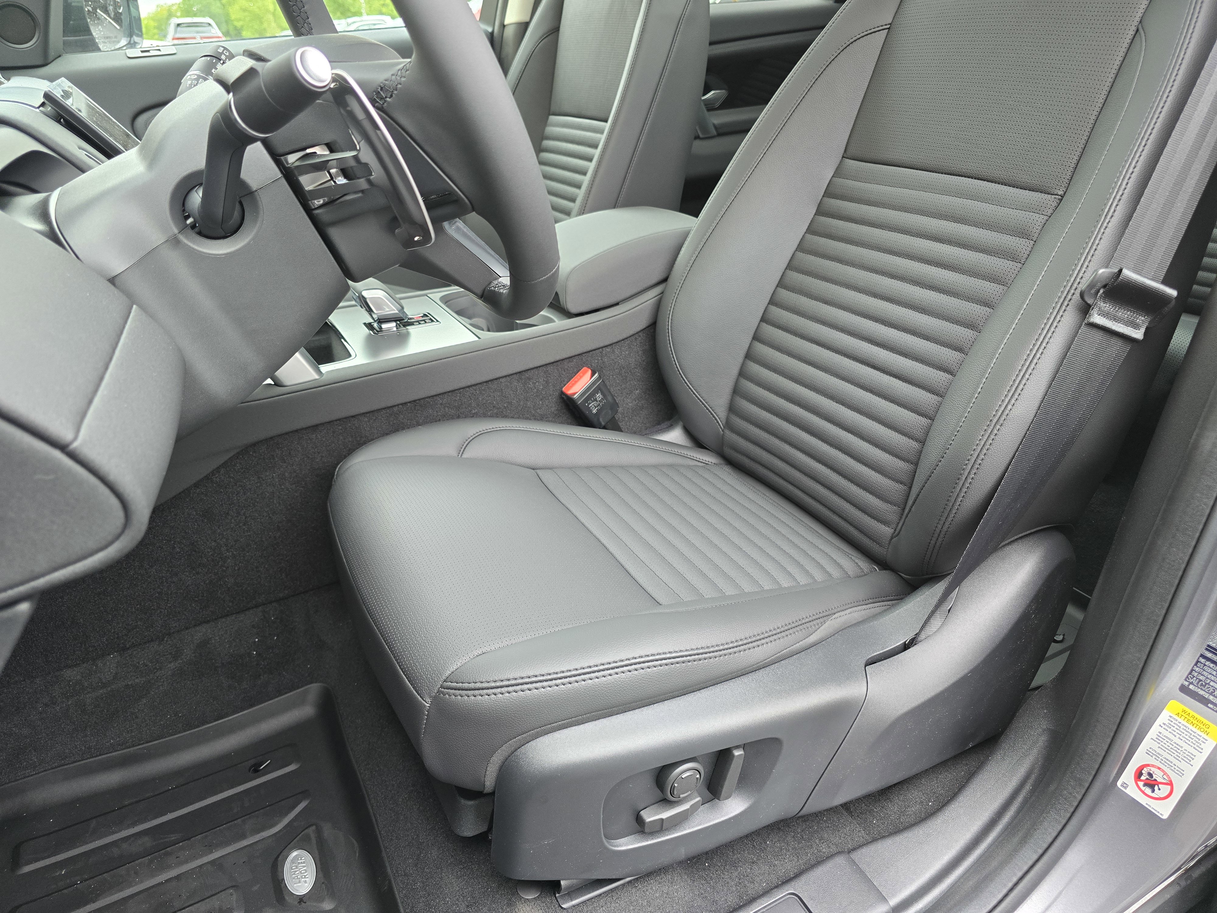 New 2025 Land Rover Discovery Sport S image 26