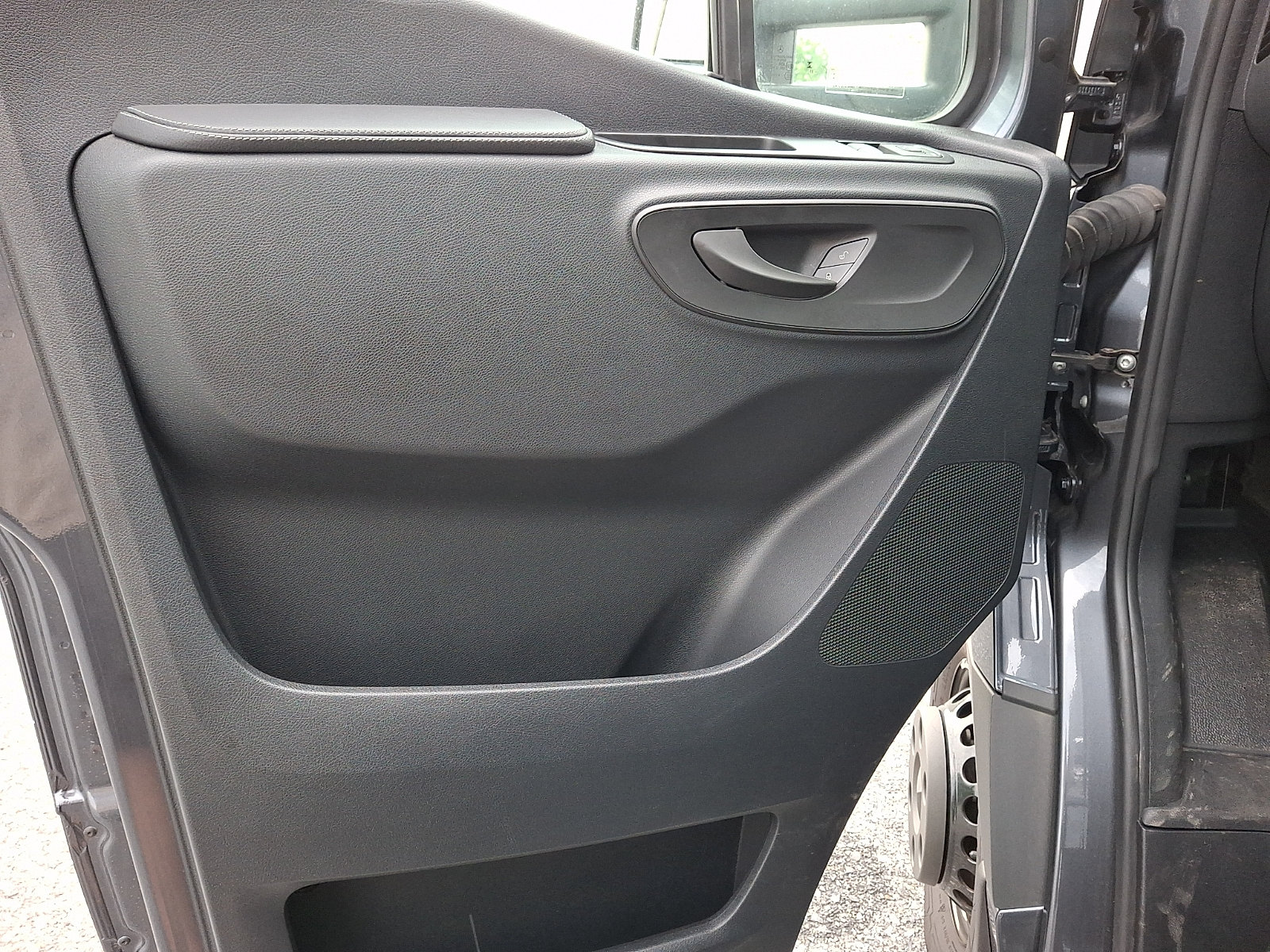 Used 2023 Mercedes-Benz Sprinter 4500 image 15