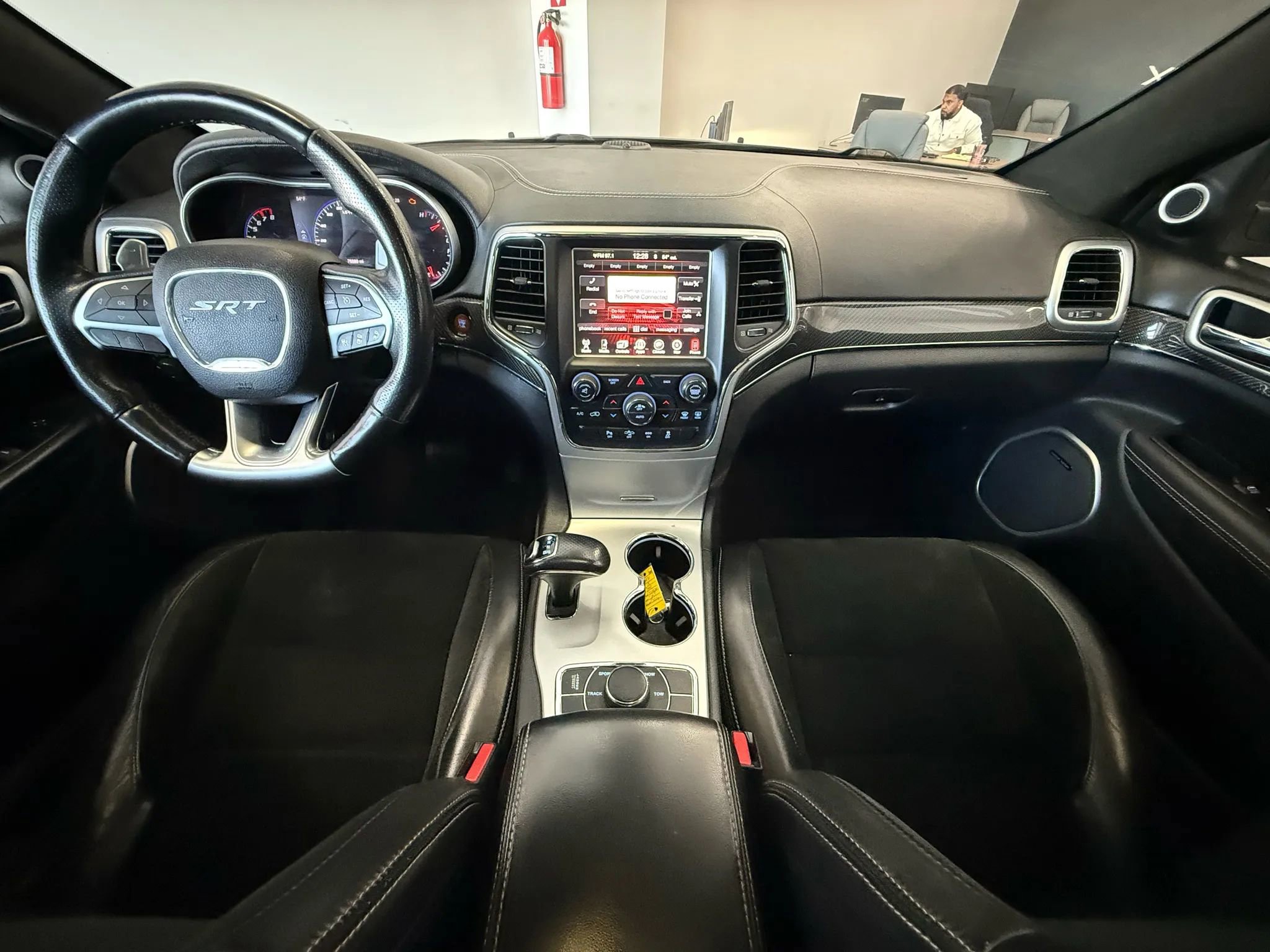 Used 2015 Jeep Grand Cherokee SRT image 18